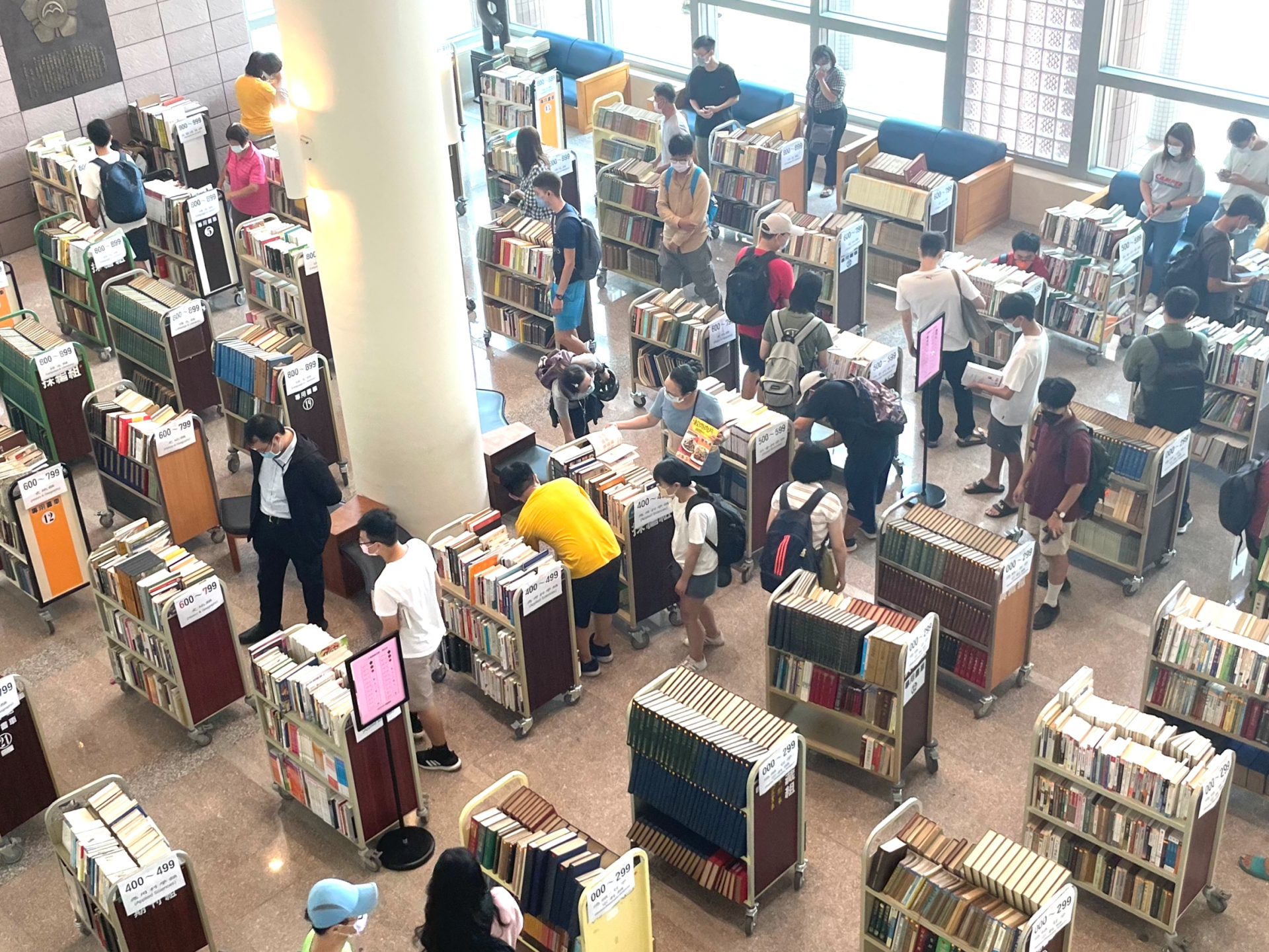 The Cycle of Knowledge and Love: The Second-hand Book Charity Sale of NCKU Library Will be Physically Held This Week