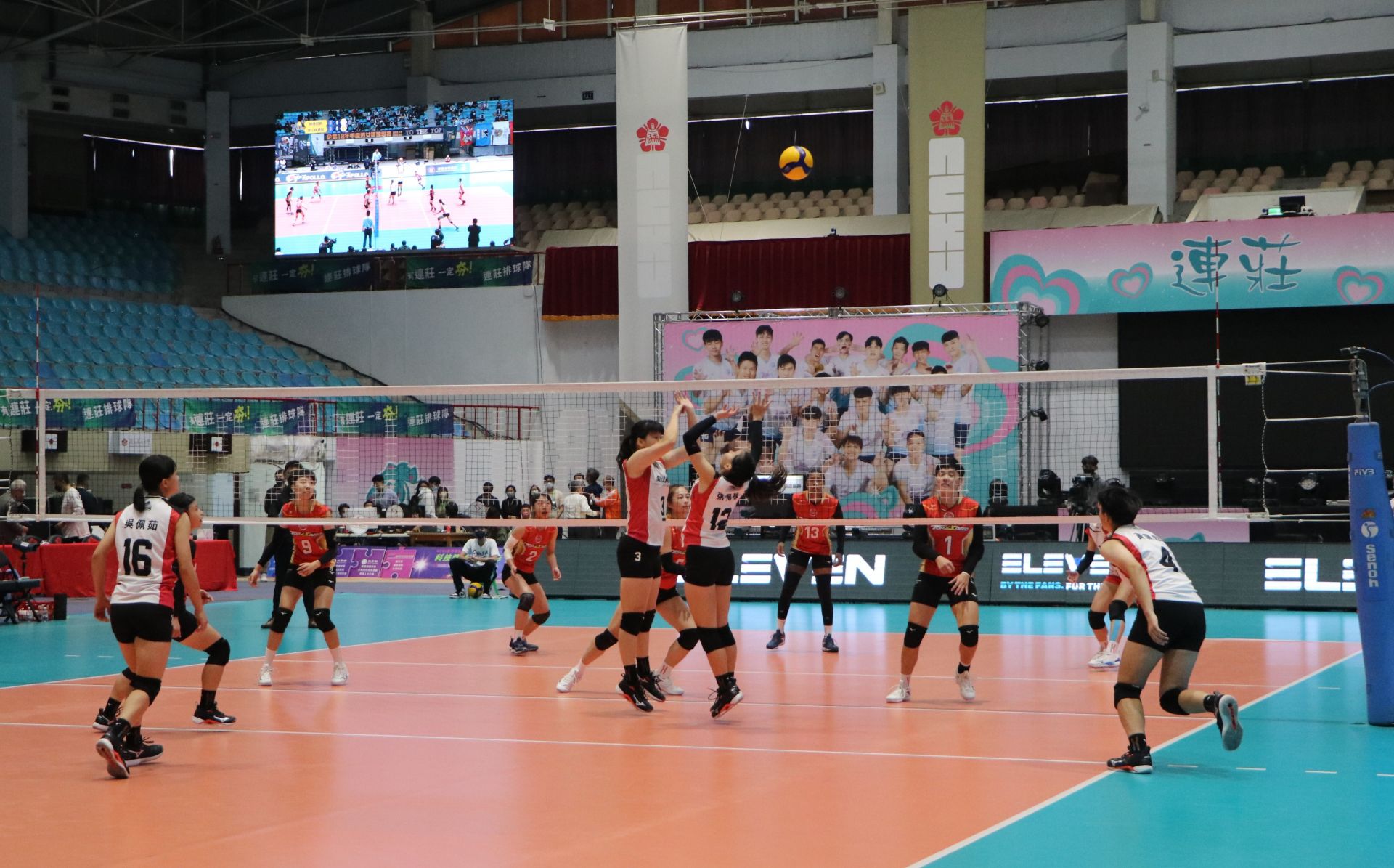 The Enterprise Volleyball League kicked off at NCKU, showcasing smart sports broadcasting technology live for the first time.