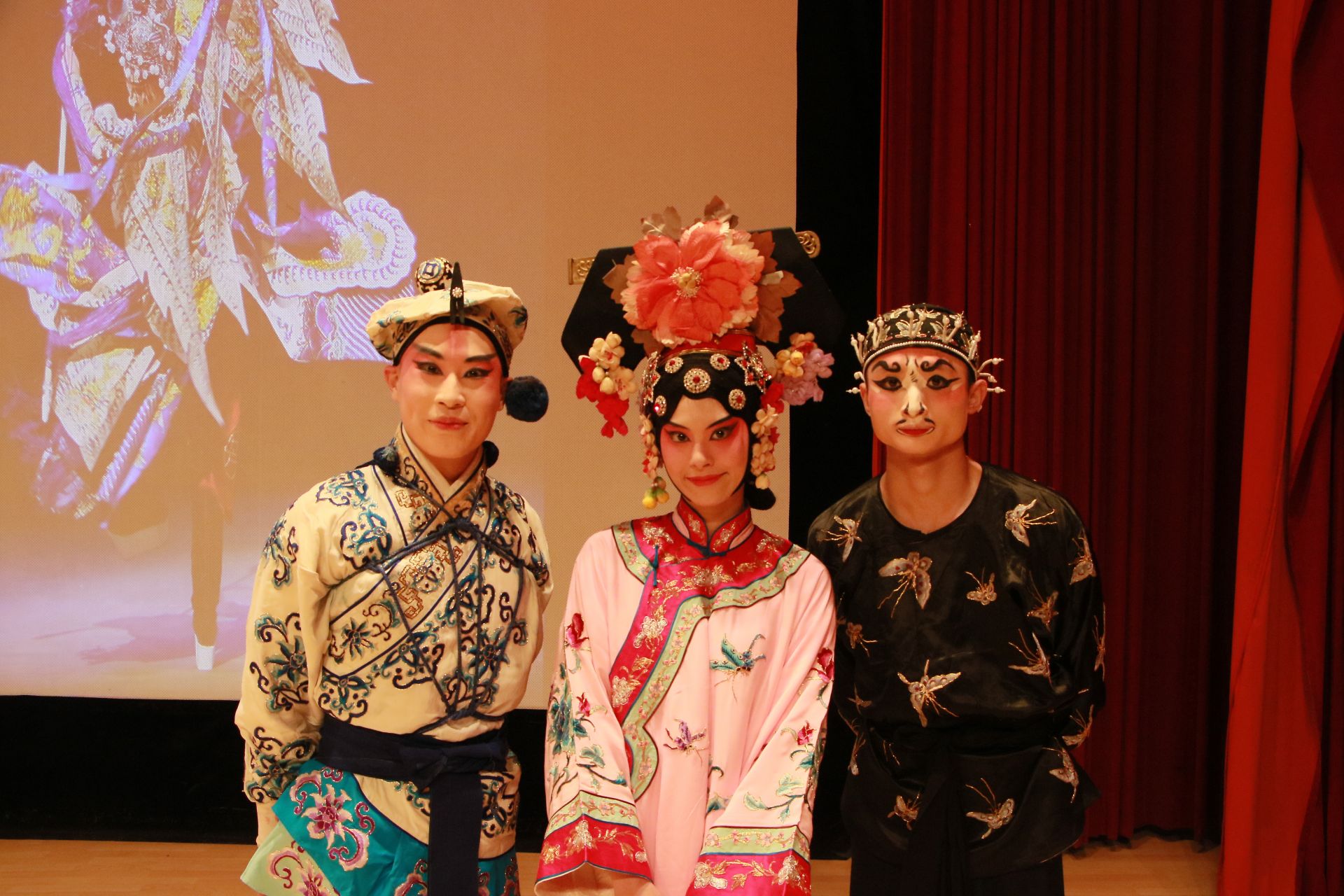 "Reviving Aesthetics: New Trends" brought Peking Opera to the forefront, introducing its beauty to students at NCKU