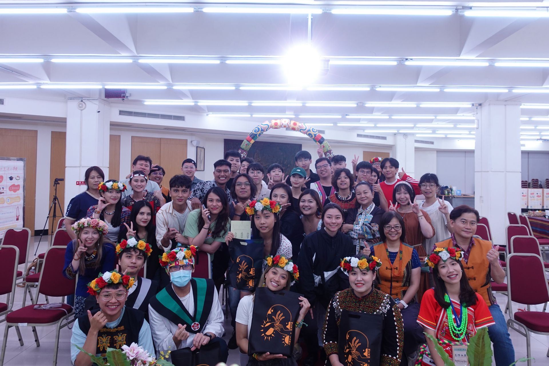 NCKU Indigenous Student Resource Center's Fourth "Yuan" Graduation Ceremony: Creating Unforgettable and Sweet Memories