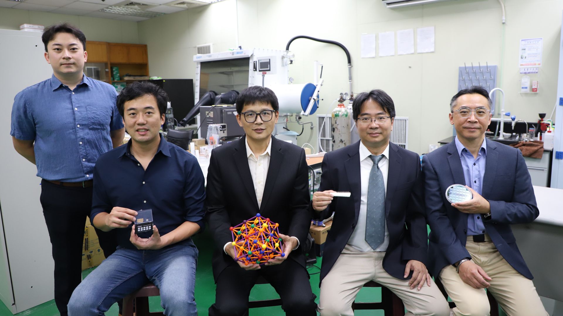 NCKU Interdisciplinary Team Develops High-Entropy Materials with High Electrical Conductivity and Low Wear