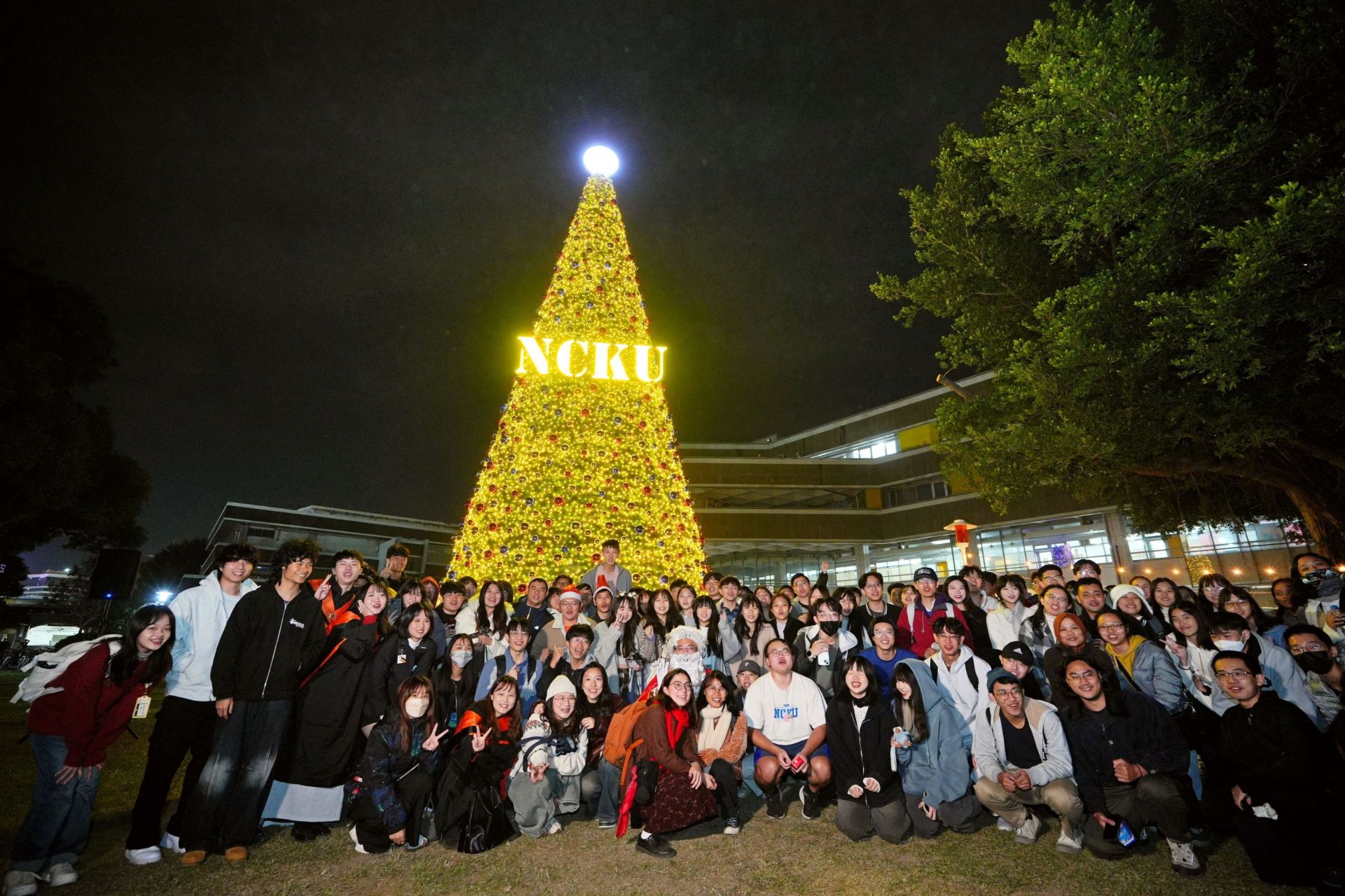 NCKU Warm Holiday Season – Spreading Warmth and Welcoming Christmas