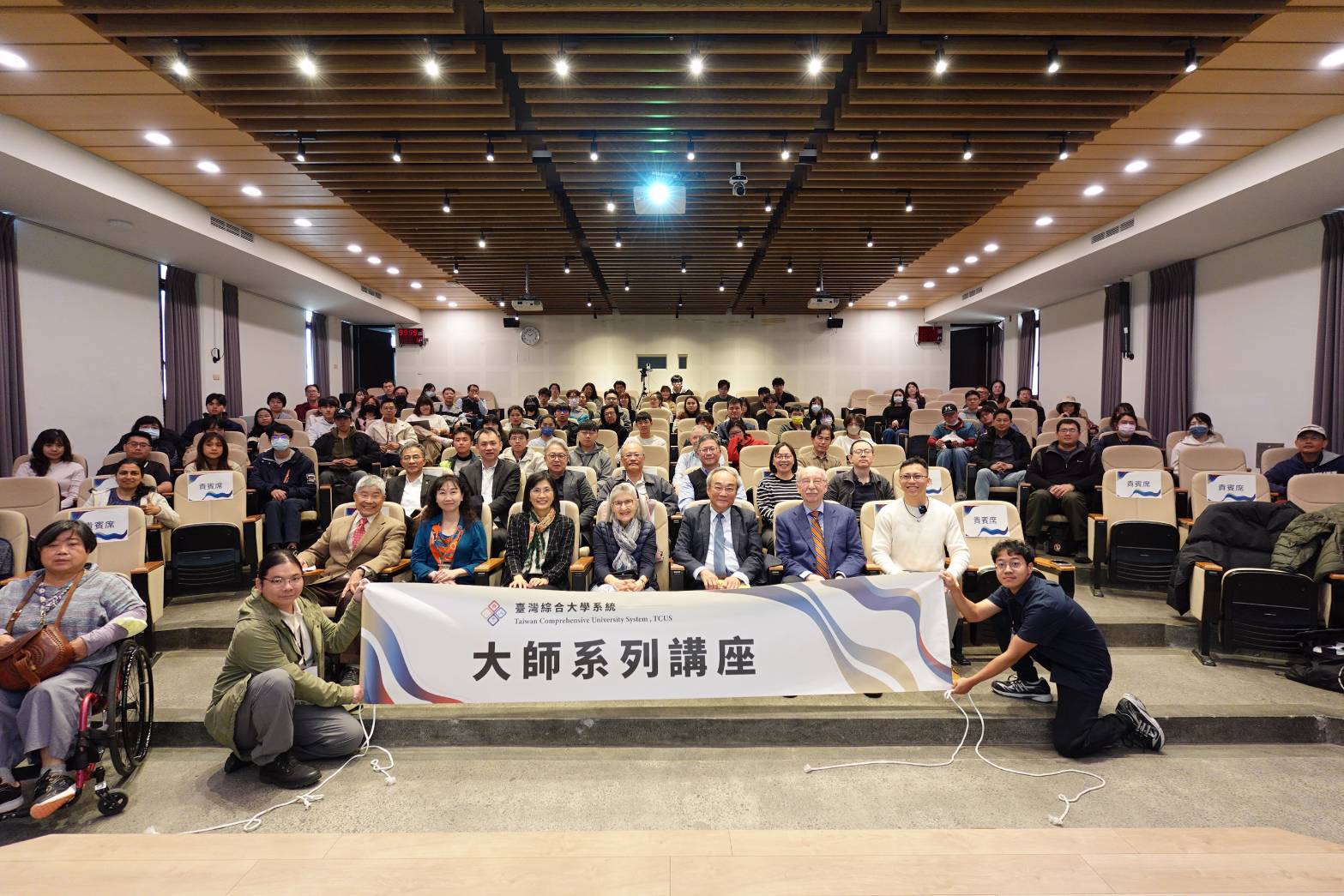 Global Policy Leader Gergreizer Urges People to Reclaim Human Judgment in the AI Era at NCKU Lecture